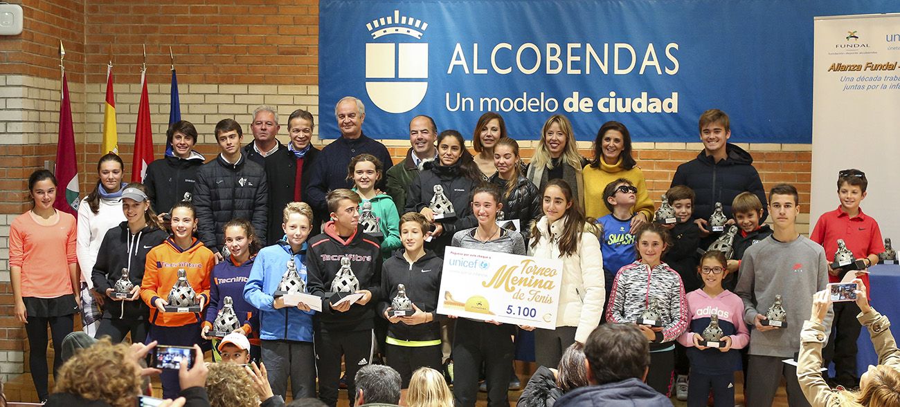 Galería Torneo menina de tenis en Alcobendas con Fundal