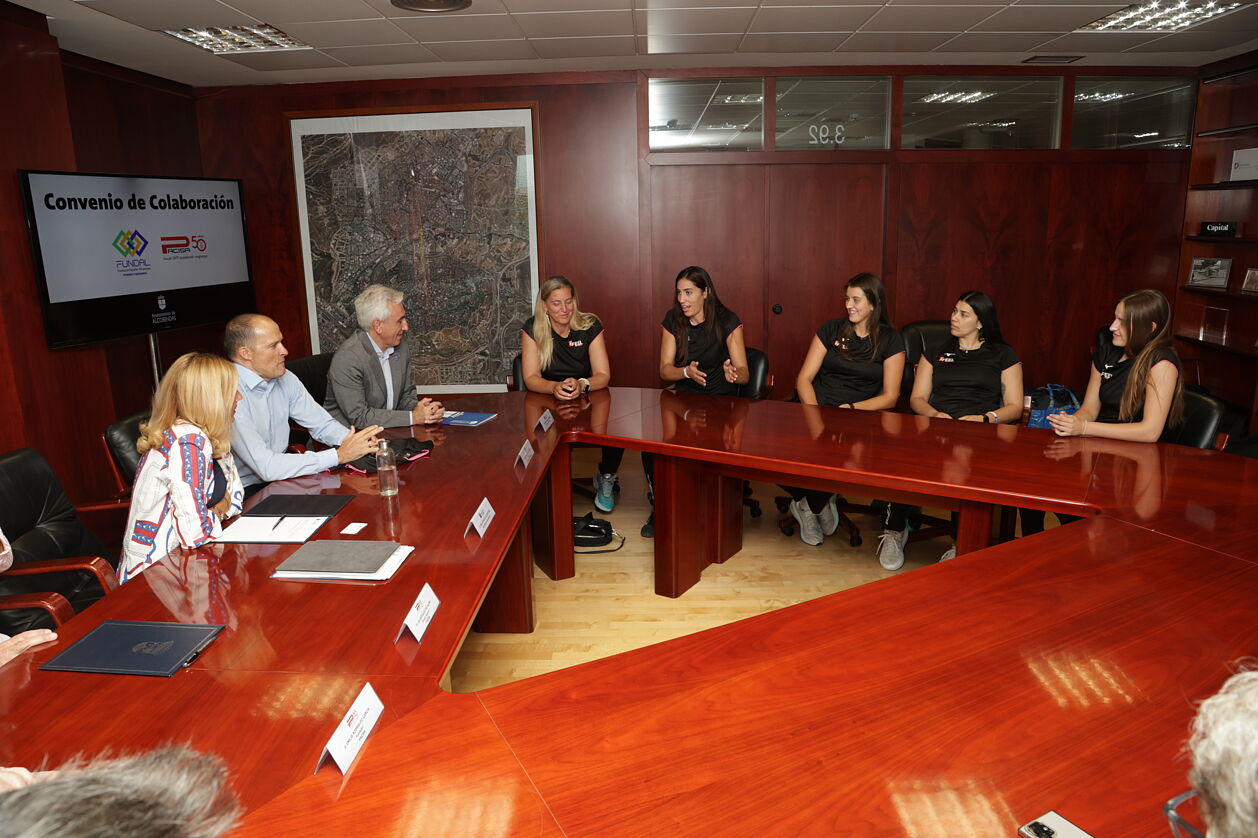 FUNDAL y PACISA renuevan por noveno año su compromiso con el deporte de Alcobendas 2 492a3671 31452 M